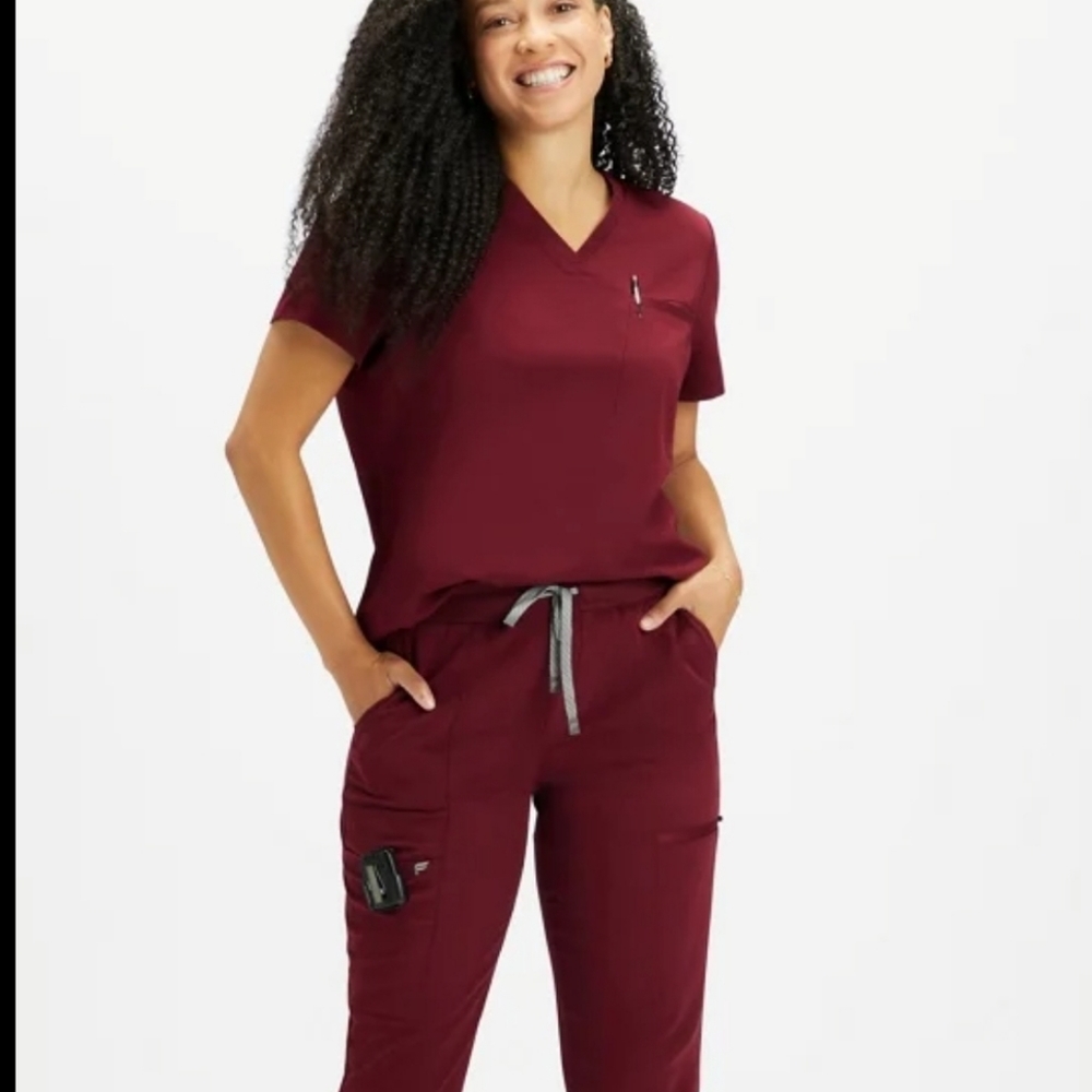 Fabletics One Pocket Scrub Top
